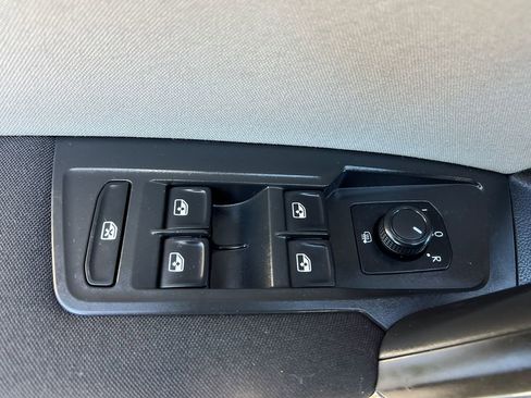 Used 2020 Volkswagen Tiguan S w/ 3rd Row Seat Package AWD/4WD image 12