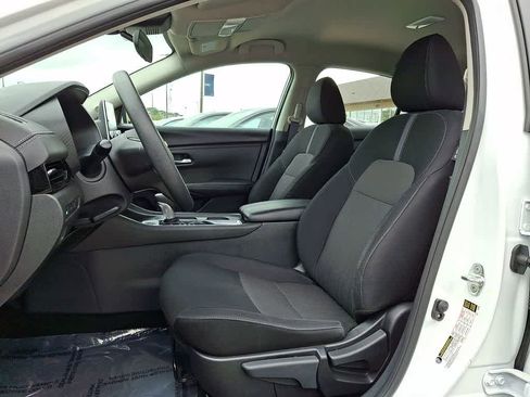 Used 2024 Nissan Sentra SV FWD image 12