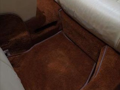 Used 2008 Bentley Azure image 32