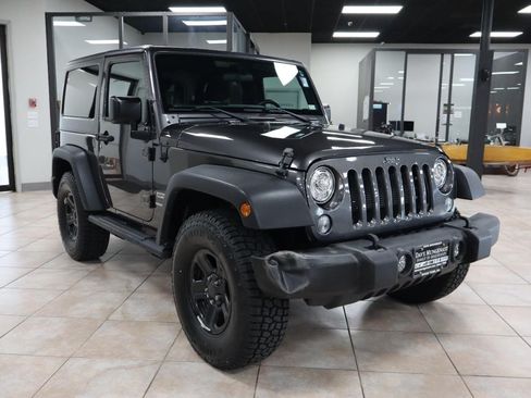 Used 2018 Jeep Wrangler Sport w/ Connectivity Group AWD/4WD image 8