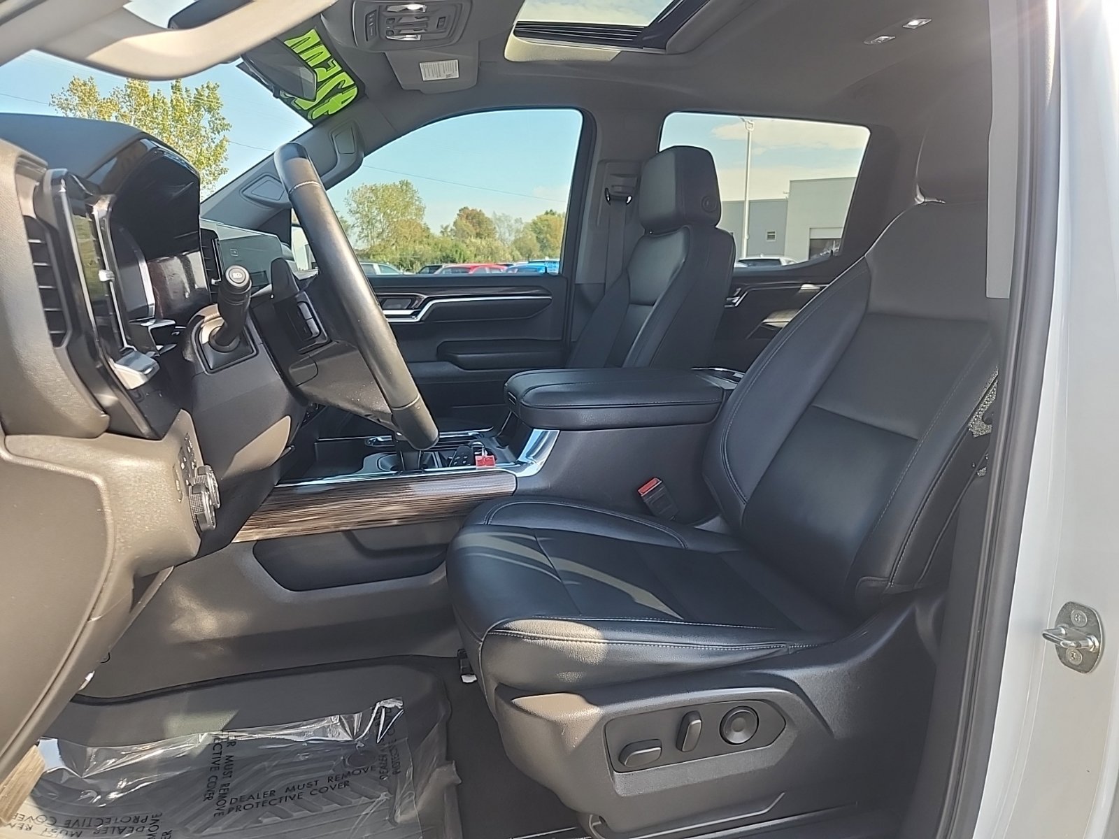 Used 2024 Chevrolet Silverado 1500 LT Trail Boss w/ LT Trail Boss Premium Package AWD/4WD image 38