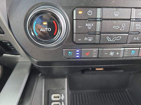 Used 2019 Ford F150 Platinum w/ Equipment Group 701A Luxury image 24