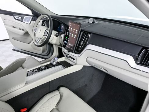 New 2026 Volvo XC60 B5 Ultra w/ Climate Package image 24