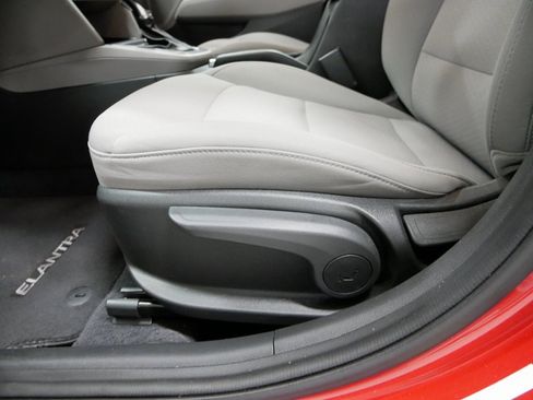 Used 2020 Hyundai Elantra Value Edition image 14