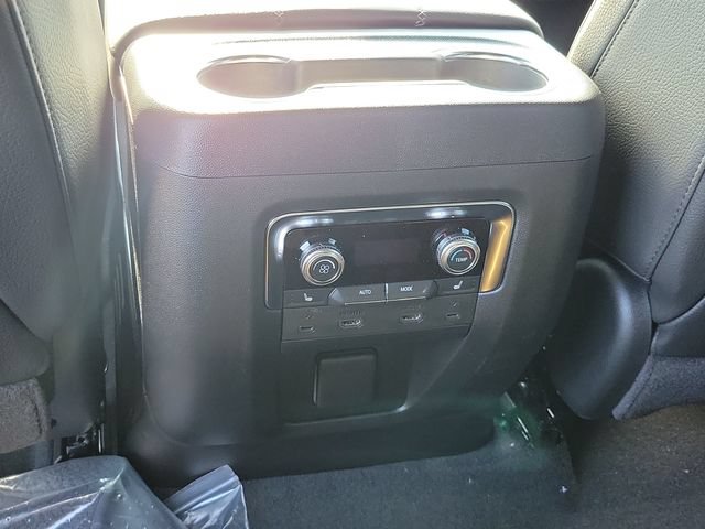 New 2026 GMC Yukon Denali w/ Denali Reserve Package AWD/4WD image 31