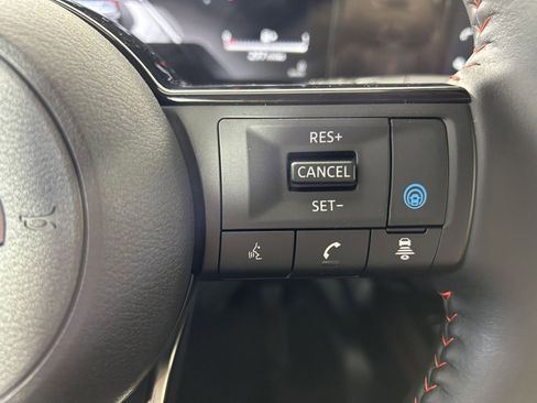 Used 2025 Nissan Kicks SR FWD image 19