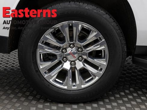 Used 2025 GMC Yukon XL Denali AWD/4WD image 35