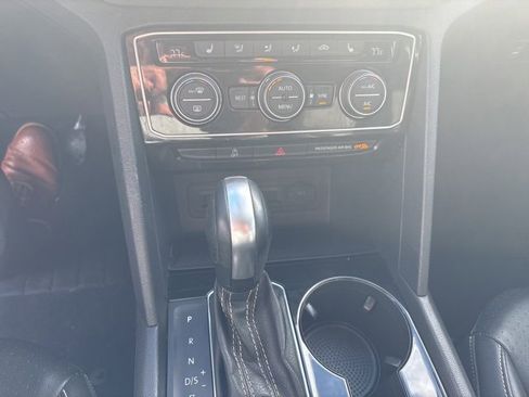 Used 2022 Volkswagen Atlas SE image 3