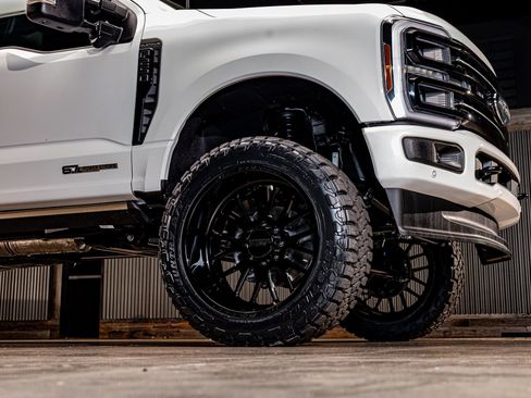 Used 2026 Ford F250 Platinum image 16