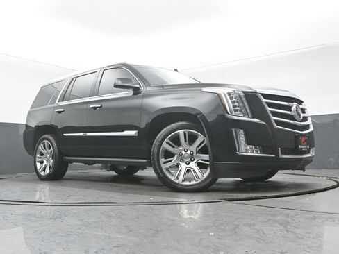 Used 2015 Cadillac Escalade Premium image 28