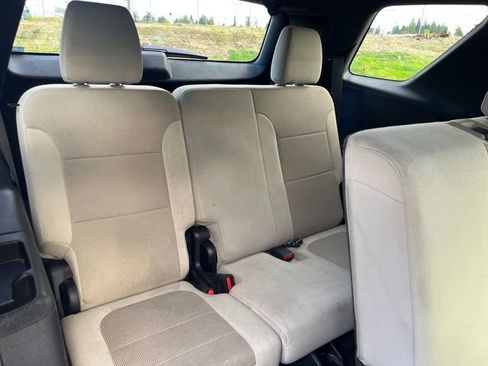 Used 2022 Chevrolet Traverse LS image 13