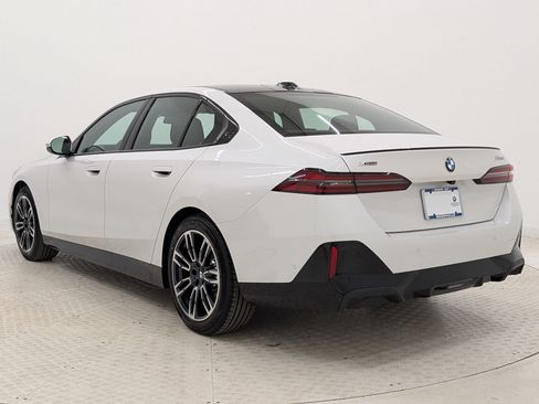 New 2026 BMW 530i xDrive w/ M Sport Package AWD/4WD image 3