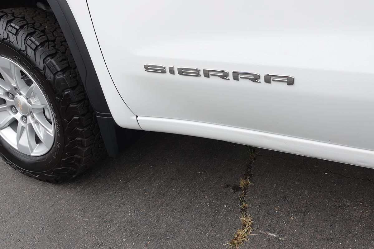 Used 2024 GMC Sierra 1500 Pro w/ Fleet Convenience Package AWD/4WD image 11