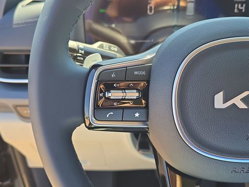 New 2026 Kia Carnival EX image 30