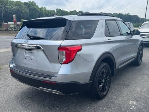 Used 2021 Ford Explorer XLT w/ Equipment Group 202A RWD image 5