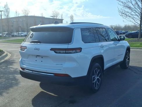 Used 2025 Jeep Grand Cherokee L Limited AWD/4WD image 4
