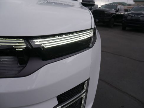 New 2026 Jeep Grand Wagoneer Limited image 25