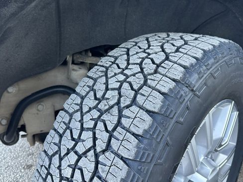 Used 2022 GMC Sierra 2500 SLT w/ SLT Premium Package image 9