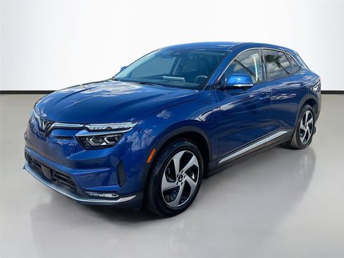 New 2025 VinFast VF 8 Eco image 3