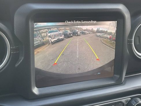 Used 2022 Jeep Wrangler Unlimited Sahara w/ Cold Weather Group image 22