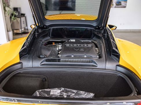 Used 2025 Lotus Emira RWD image 15
