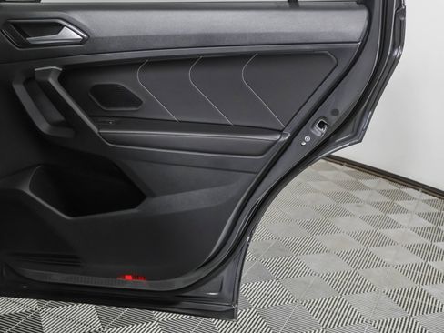 Certified 2024 Volkswagen Tiguan SE AWD/4WD image 42