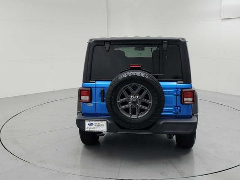 Used 2024 Jeep Wrangler Unlimited Sport AWD/4WD image 9