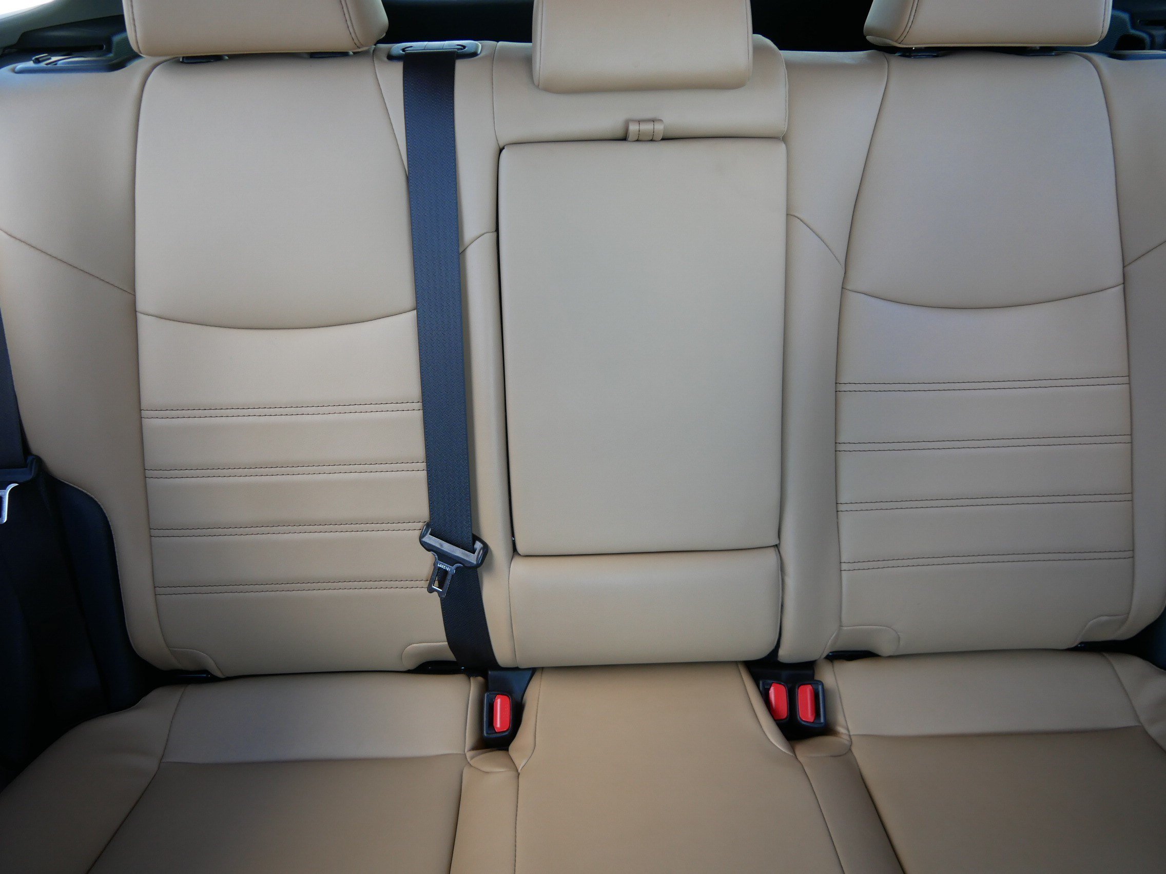 Used 2019 Toyota RAV4 XLE Premium w/ Cold Weather Package AWD/4WD image 13