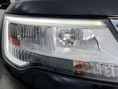 Used 2018 Ford Explorer Limited image 39