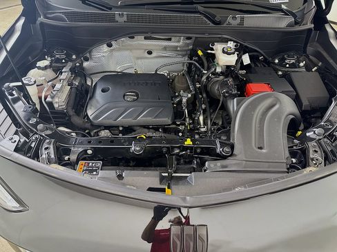 Used 2025 Buick Encore GX Sport Touring FWD image 27