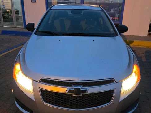 Used 2013 Chevrolet Cruze LS image 2