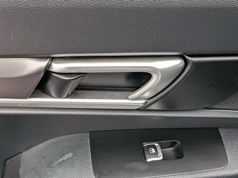 Used 2025 Kia Telluride S FWD image 28