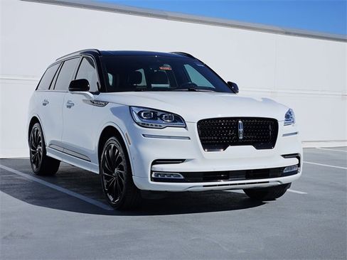 Certified 2023 Lincoln Aviator Black Label image 3