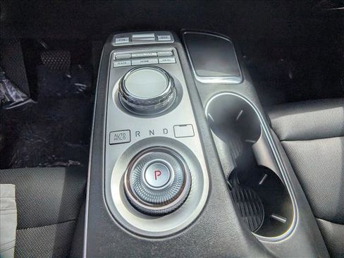 Used 2025 Genesis GV70 2.5T AWD/4WD image 12