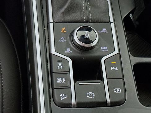 Used 2025 Kia Sorento S AWD/4WD image 11