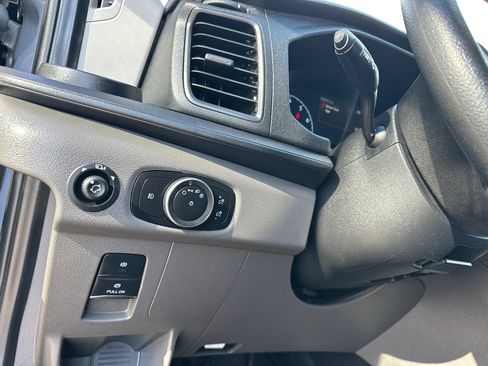 Used 2022 Ford Transit 350 XLT image 36