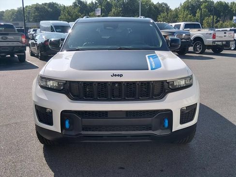 Used 2022 Jeep Grand Cherokee Trailhawk AWD/4WD image 9