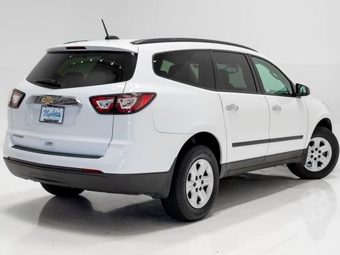 Used 2017 Chevrolet Traverse LS FWD image 32