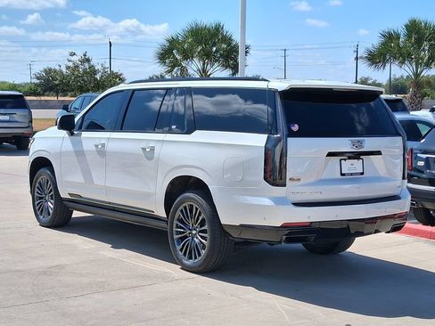 Certified 2025 Cadillac Escalade ESV Sport Platinum AWD/4WD image 4