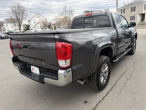 Used 2016 Toyota Tacoma SR5 w/ Exterior Package image 7