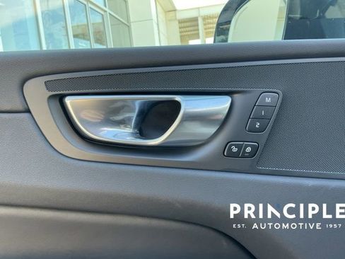 Certified 2025 Volvo XC60 B5 Core image 26