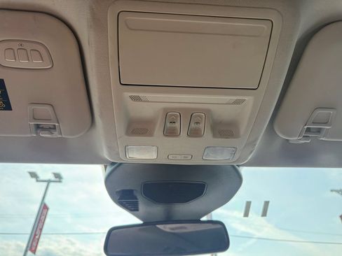 Used 2025 Ford Escape Platinum AWD/4WD image 39