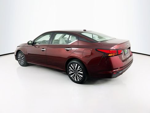 Used 2025 Nissan Altima 2.5 SV FWD image 5