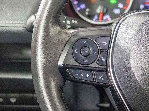 Used 2022 Toyota RAV4 XLE Premium image 28