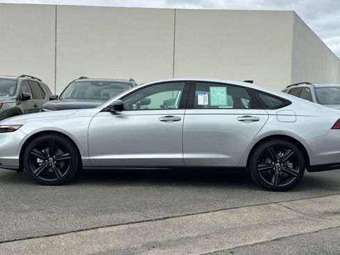 Used 2025 Honda Accord Sport image 6