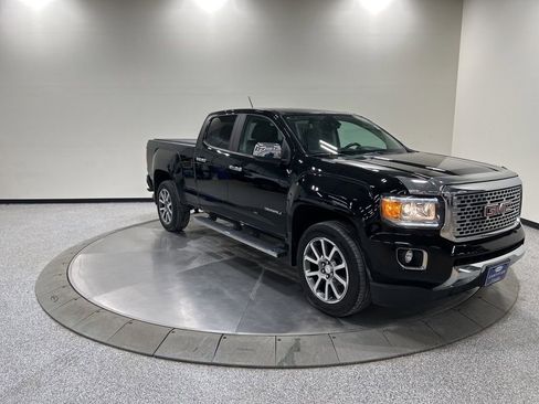 Used 2018 GMC Canyon Denali image 6