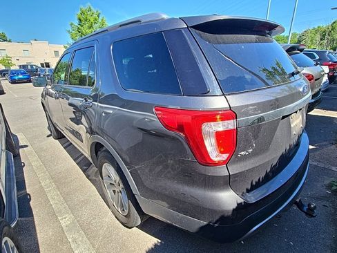 Used 2016 Ford Explorer XLT w/ Equipment Group 202A FWD image 5