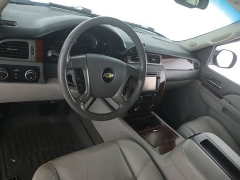 Used 2012 Chevrolet Avalanche LTZ AWD/4WD image 17