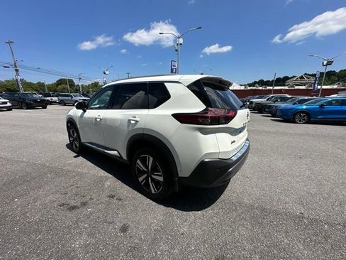 Used 2023 Nissan Rogue SL w/ SL Premium Package FWD image 9