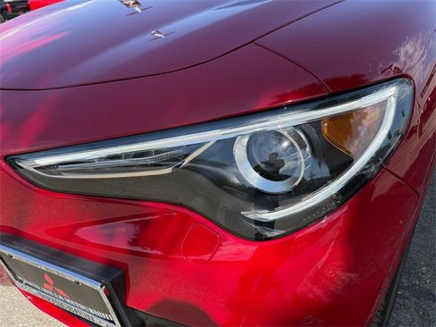 Used 2022 Alfa Romeo Stelvio Veloce image 32